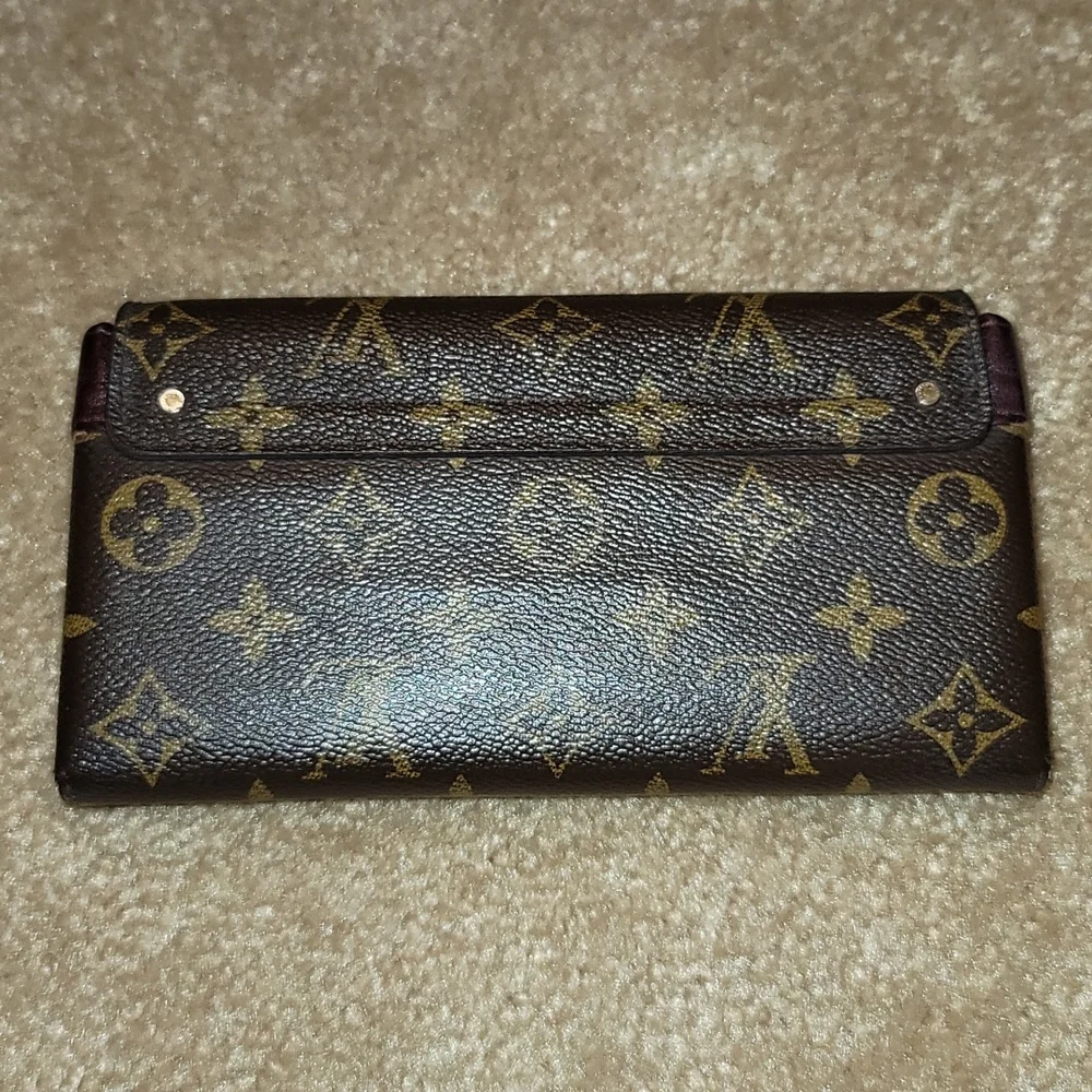 Authentic Louis Vuitton wallet - Picture 2 of 13